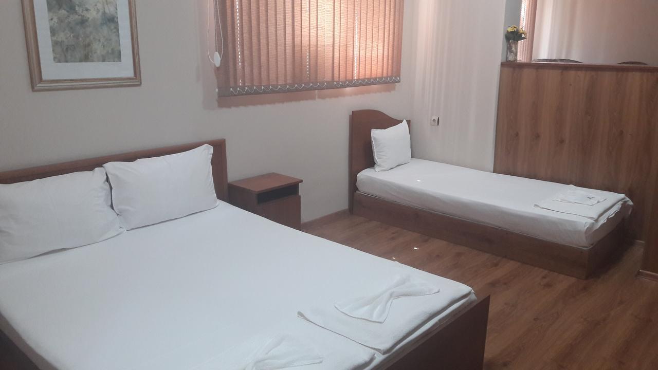 Fenerite Family Hotel Targóvishte Exterior foto